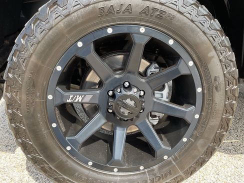 Used 2017 Ford F150 XLT w/ Equipment Group 302A Luxury AWD/4WD image 39