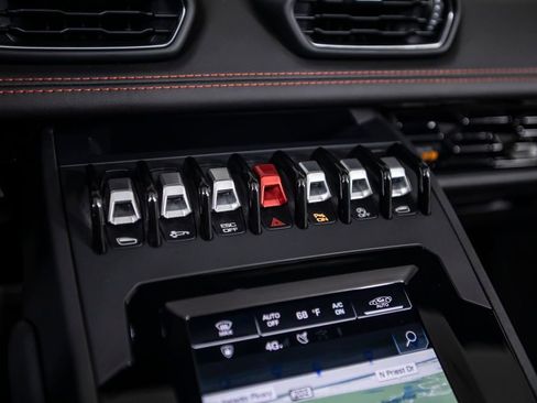 Used 2020 Lamborghini Huracan EVO image 35