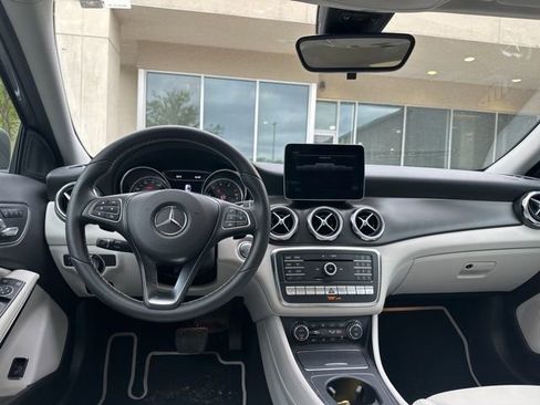 Used 2018 Mercedes-Benz GLA 250 4MATIC image 11