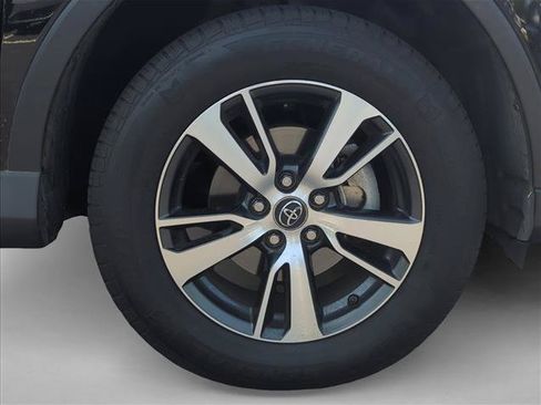 Used 2018 Toyota RAV4 XLE FWD image 4