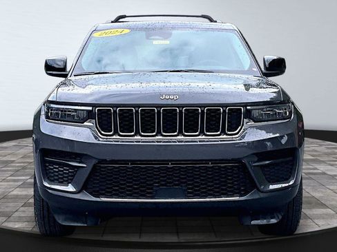 Certified 2024 Jeep Grand Cherokee Laredo X w/ Trailer Tow Package AWD/4WD image 2