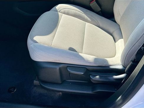 Used 2023 Chevrolet Traverse LS image 18