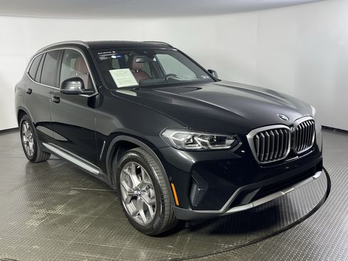 Used 2023 BMW X3 xDrive30i w/ Premium Package w/ZPA AWD/4WD image 3