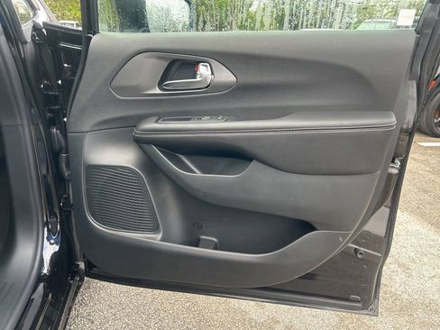 New 2026 Chrysler Pacifica Select image 26