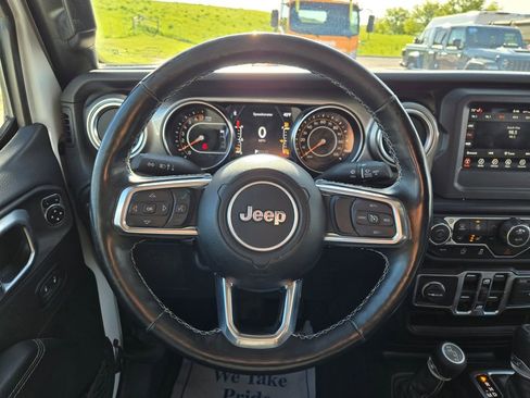 Used 2020 Jeep Gladiator Overland w/ LED Lighting Group AWD/4WD image 20