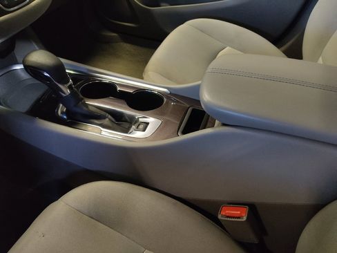 Used 2025 Chevrolet Malibu LT FWD image 26