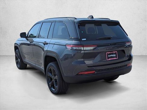 New 2025 Jeep Grand Cherokee Altitude image 7
