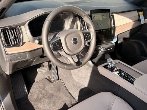 New 2026 Volvo XC90 B5 Core image 4