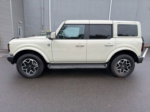 Used 2025 Ford Bronco Outer Banks image 4