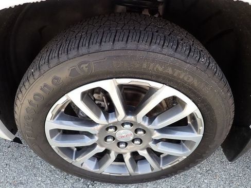 Used 2021 GMC Acadia Denali w/ GMC Pro Grade Package AWD/4WD image 13