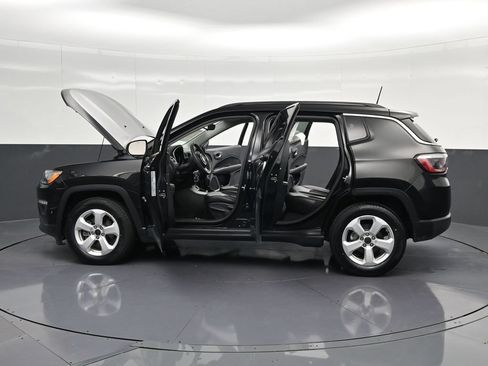 Used 2021 Jeep Compass Latitude FWD image 42