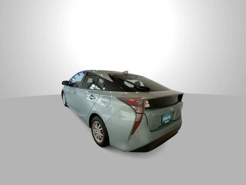 Used 2016 Toyota Prius Four w/ Advanced Technology Package FWD image 6
