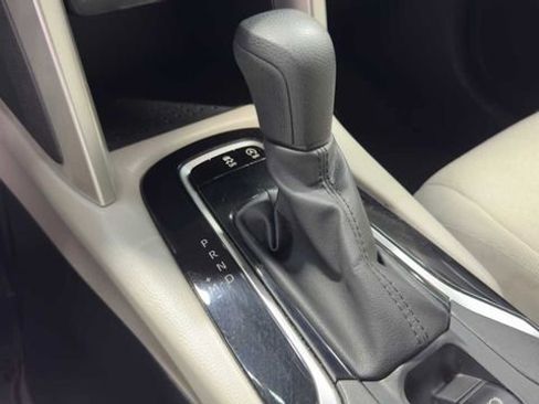 Used 2023 Toyota Corolla Cross L image 24