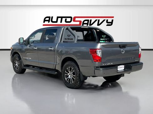 Used 2020 Nissan Titan SV w/ SV Convenience Package RWD image 5
