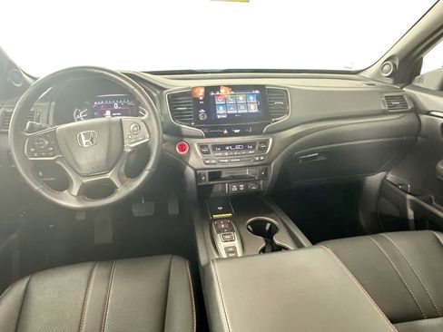 Used 2025 Honda Passport TrailSport image 29