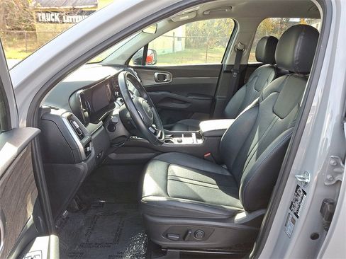 Used 2022 Kia Sorento S image 14