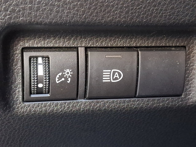 Used 2019 Toyota RAV4 LE w/ All Weather Liner Package AWD/4WD image 25