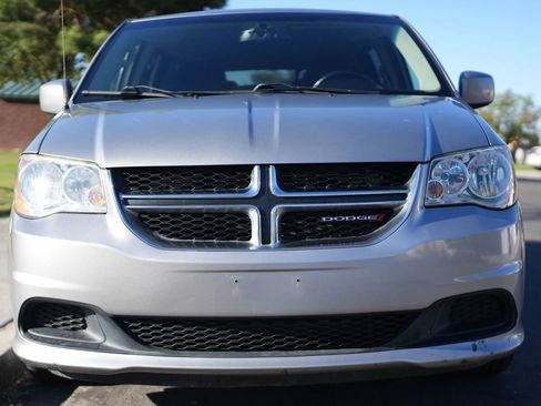 Used 2015 Dodge Grand Caravan SXT w/ UConnect Hands-Free Group image 14