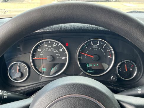 Used 2013 Jeep Wrangler Unlimited Sport AWD/4WD image 21