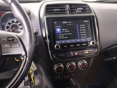 Used 2024 Mitsubishi Outlander Sport LE image 5