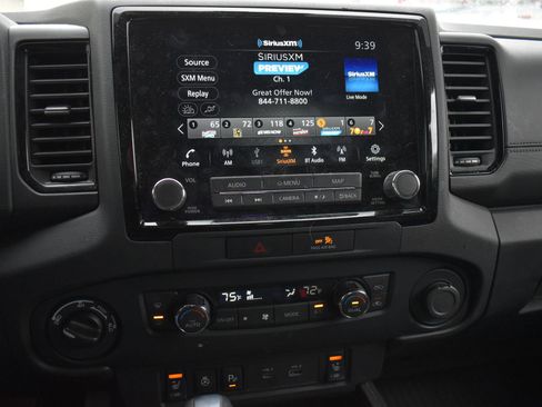 Used 2022 Nissan Frontier PRO-4X w/ Pro-4X Premium Package image 16