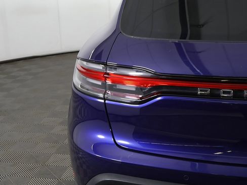 Used 2022 Porsche Macan image 18