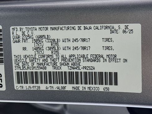 Certified 2025 Toyota Tacoma SR5 AWD/4WD image 31