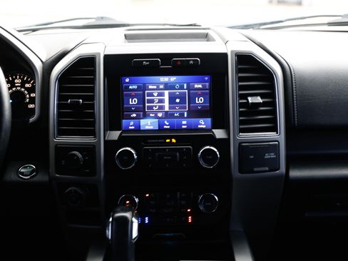 Used 2019 Ford F150 Lariat image 40