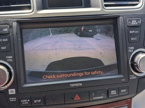 Used 2012 Toyota Highlander Limited w/ Tow Pkg AWD/4WD image 13