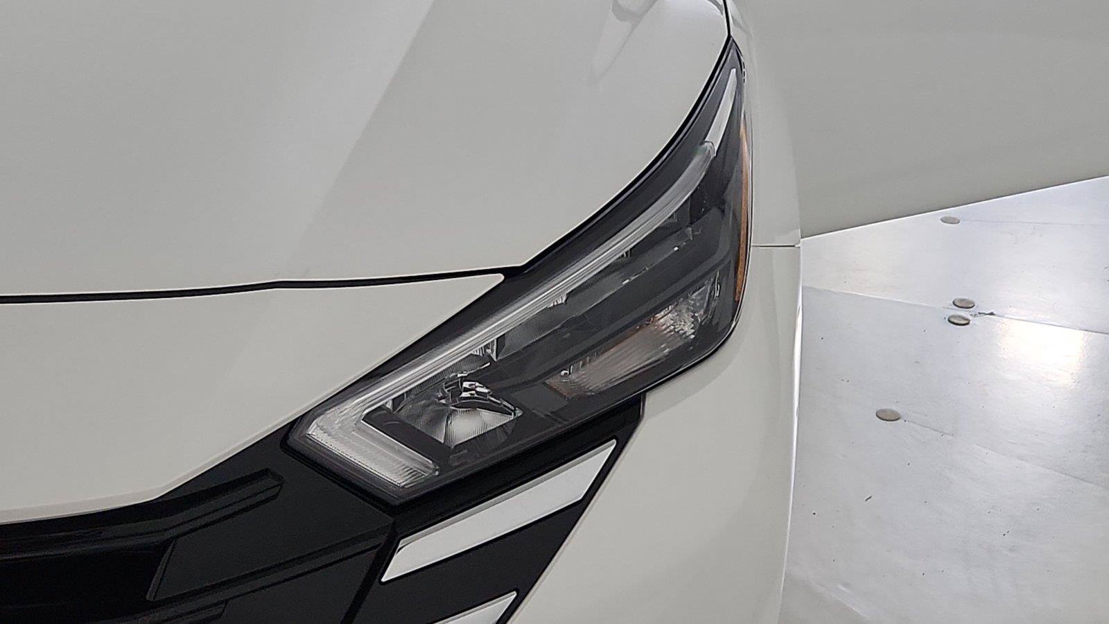 Used 2025 Nissan Versa SV w/ Trunk Package FWD image 34