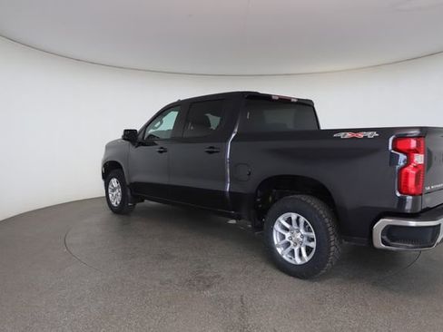 Used 2022 Chevrolet Silverado 1500 LT AWD/4WD image 11