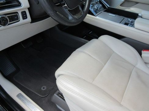 Used 2021 Lincoln Navigator Reserve w/ Luxury Package AWD/4WD image 15