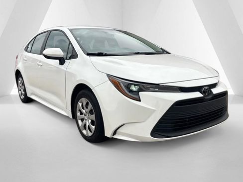 Used 2024 Toyota Corolla LE image 1