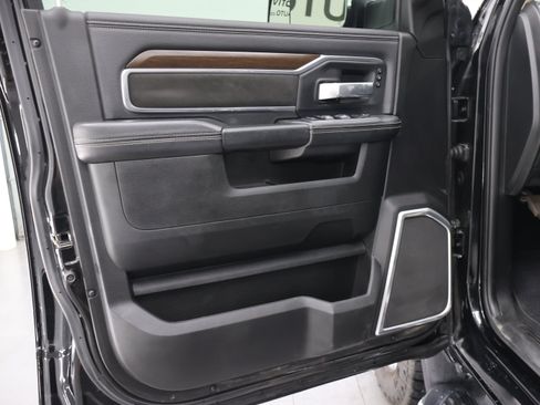 Used 2022 RAM 2500 Laramie AWD/4WD image 40