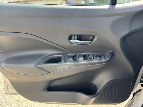 Used 2025 Nissan Versa SV FWD image 18