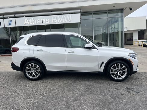 Certified 2022 BMW X5 xDrive40i w/ Executive Package image 9
