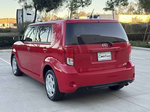 Used 2014 Scion xB image 5