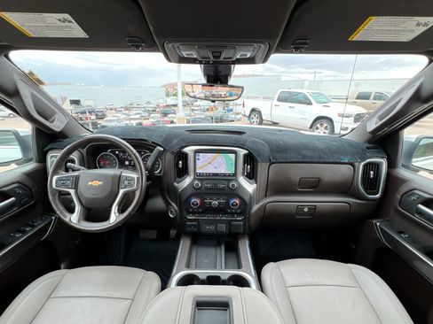 Used 2021 Chevrolet Silverado 1500 LTZ w/ Technology Package AWD/4WD image 9