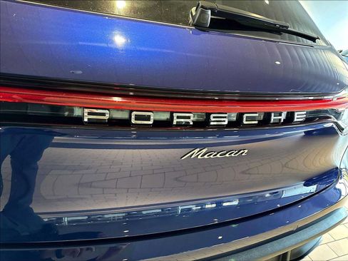 Used 2026 Porsche Macan AWD/4WD image 37