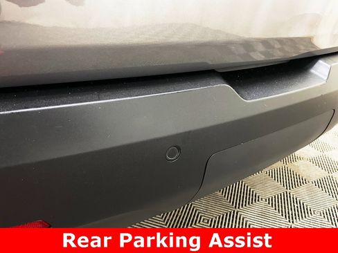 Used 2021 Chevrolet Traverse LT image 12