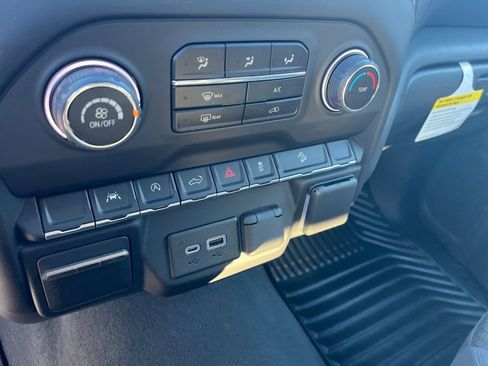 Used 2022 Chevrolet Silverado 1500 Custom Trail Boss image 15