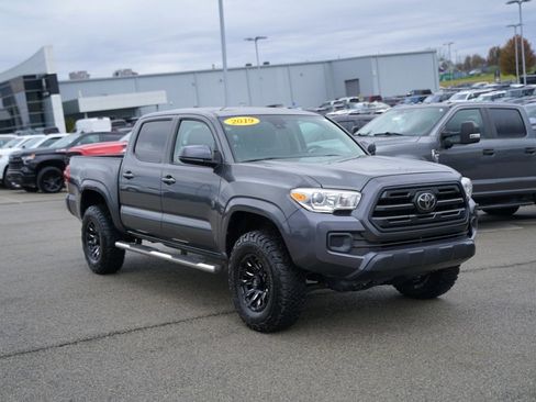 Used 2019 Toyota Tacoma SR w/ SR Convenience Package image 3