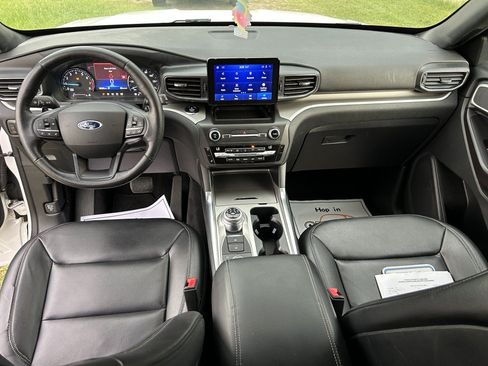 Used 2020 Ford Explorer XLT w/ Equipment Group 202A AWD/4WD image 6