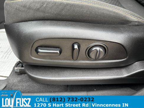 Used 2020 GMC Terrain SLE w/ Driver Convenience Package image 16