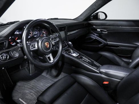 Used 2018 Porsche 911 Turbo S image 30