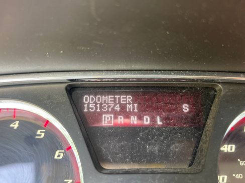 Used 2016 GMC Acadia SLT w/ Open Road Package FWD image 9