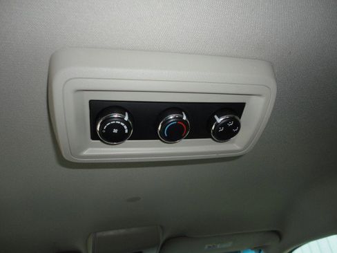 Used 2015 Dodge Grand Caravan SXT image 11