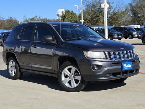 Used 2015 Jeep Compass Sport image 2