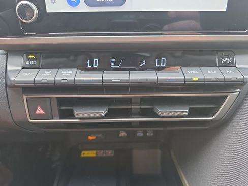 Used 2026 Toyota Camry LE FWD image 28