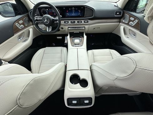 New 2026 Mercedes-Benz GLS 450 4MATIC image 28